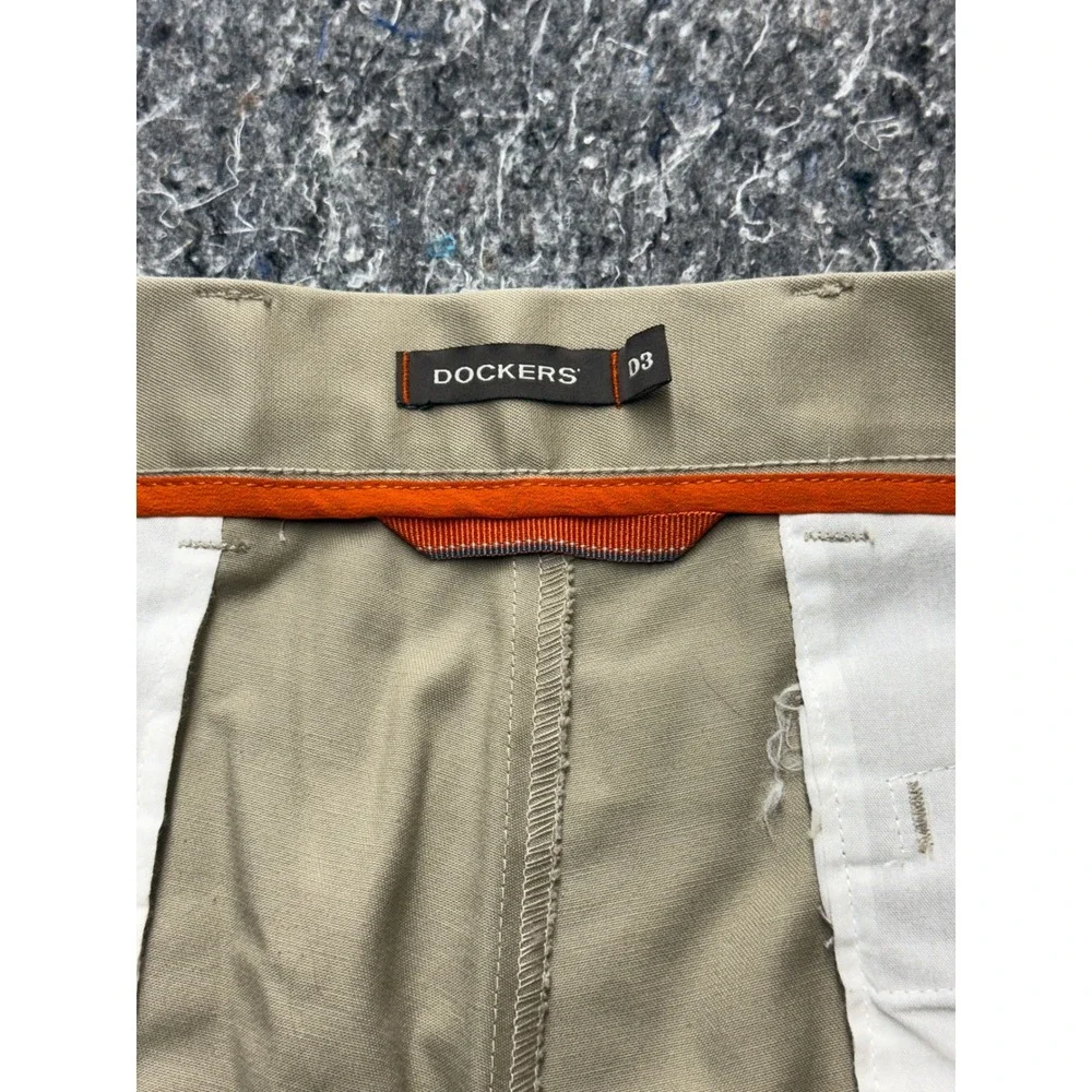 Dockers D3 Classic Fit Khaki Chinos Mens 38x29 Tan Stretch Cotton Pants